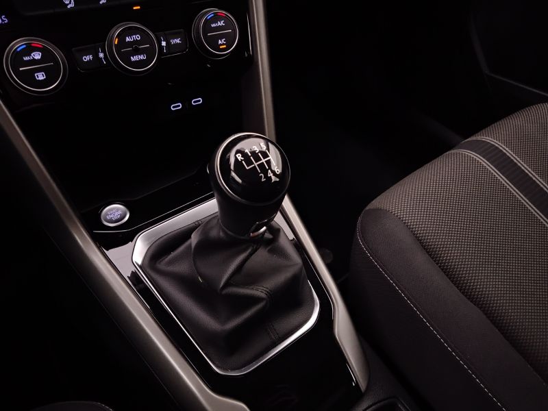 GuidiCar - VOLKSWAGEN T-Roc 2021 T-Roc 2.0 tdi Business 115cv Usato