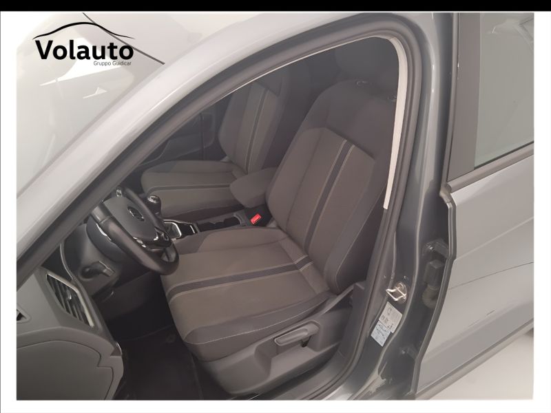 GuidiCar - VOLKSWAGEN T-Roc 2021 T-Roc 2.0 tdi Business 115cv Usato