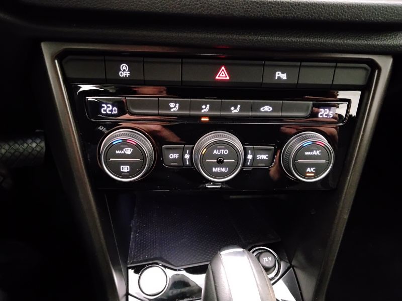 GuidiCar - VOLKSWAGEN T-Roc 2019 T-Roc 2.0 tdi Style 4motion dsg Usato
