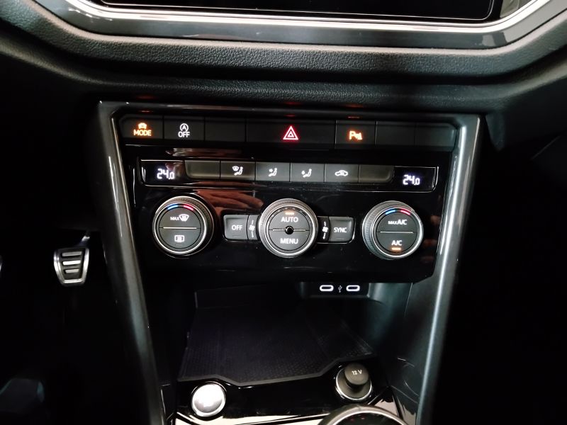 GuidiCar - VOLKSWAGEN T-Roc 2021 T-Roc 1.5 tsi act Sport Usato