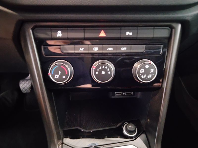 GuidiCar - VOLKSWAGEN T-Roc 2019 T-Roc 1.6 tdi Style Usato