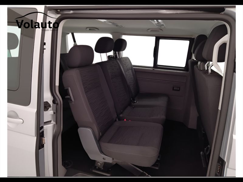 GuidiCar - VOLKSWAGEN Caravelle 2023 T6.1 Caravelle 2.0 tdi 150cv Comfortline p.c. dsg7 Usato