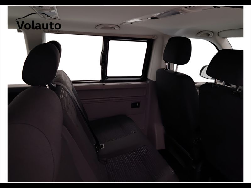GuidiCar - VOLKSWAGEN Caravelle 2023 T6.1 Caravelle 2.0 tdi 150cv Comfortline p.c. dsg7 Usato