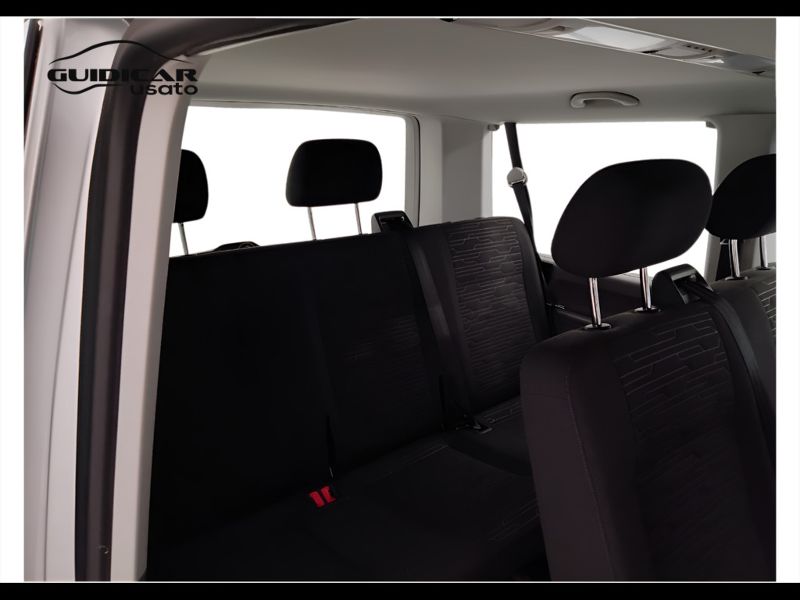 GuidiCar - VOLKSWAGEN Caravelle 2023 T6.1 Caravelle 2.0 tdi 150cv Comfortline p.c. dsg7 Usato