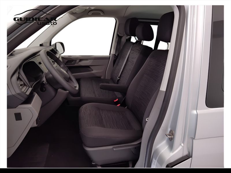 GuidiCar - VOLKSWAGEN Caravelle 2023 T6.1 Caravelle 2.0 tdi 150cv Comfortline p.c. dsg7 Usato