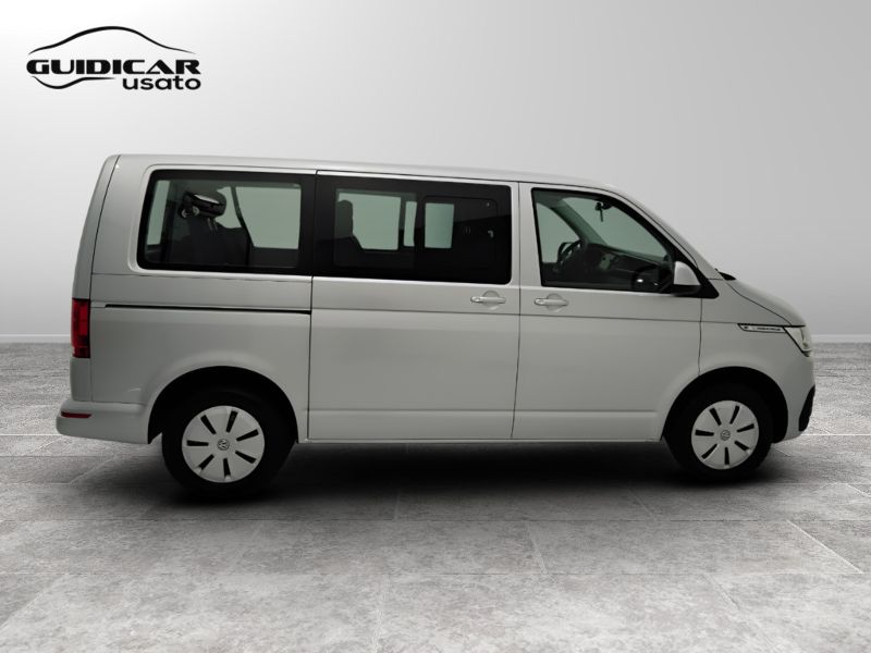 GuidiCar - VOLKSWAGEN Caravelle 2023 T6.1 Caravelle 2.0 tdi 150cv Comfortline p.c. dsg7 Usato