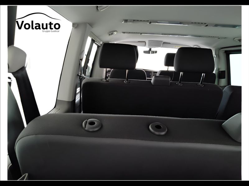 GuidiCar - VOLKSWAGEN Caravelle 2023 T6.1 Caravelle 2.0 tdi 150cv Comfortline p.c. dsg7 Usato