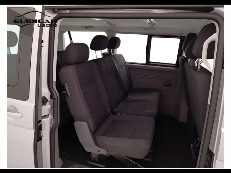 GuidiCar - VOLKSWAGEN Caravelle 2023 T6.1 Caravelle 2.0 tdi 150cv Comfortline p.c. dsg7 Usato