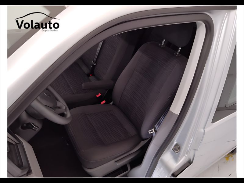 GuidiCar - VOLKSWAGEN Caravelle 2023 T6.1 Caravelle 2.0 tdi 150cv Comfortline p.c. dsg7 Usato