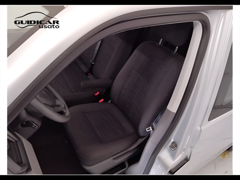 GuidiCar - VOLKSWAGEN Caravelle 2023 T6.1 Caravelle 2.0 tdi 150cv Comfortline p.c. dsg7 Usato