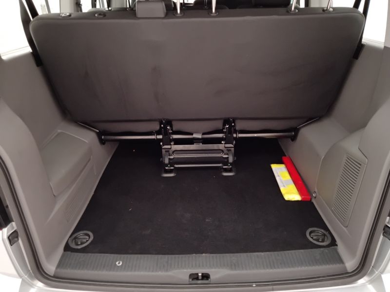 GuidiCar - VOLKSWAGEN Caravelle 2023 T6.1 Caravelle 2.0 tdi 150cv Comfortline p.c. dsg7 Usato