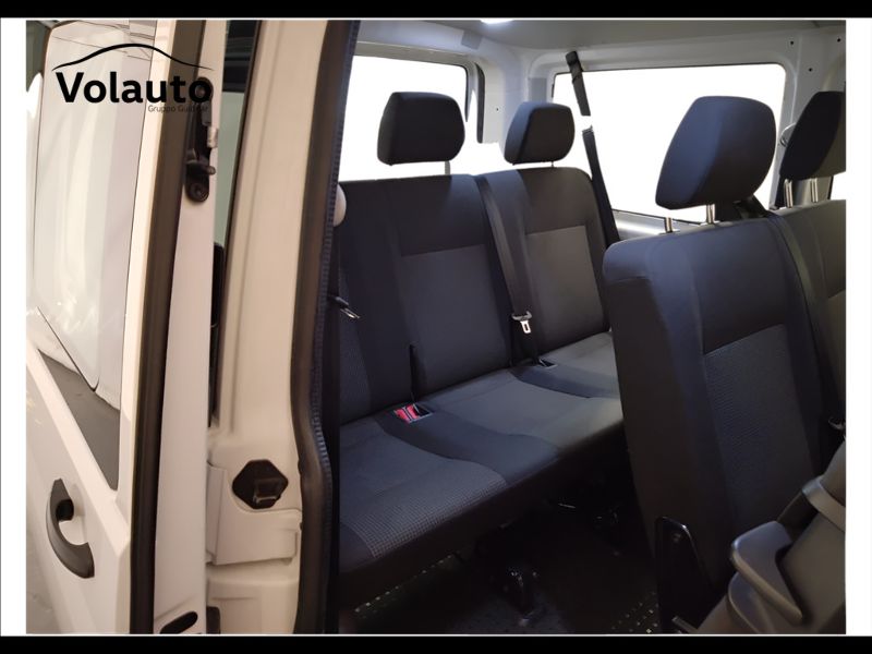 GuidiCar - VOLKSWAGEN Transporter 2021 T6.1 Transporter 30 2.0 tdi 150cv kombi p.c. Usato