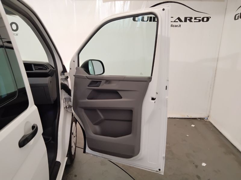 GuidiCar - VOLKSWAGEN Transporter 2021 T6.1 Transporter 30 2.0 tdi 150cv kombi p.c. Usato