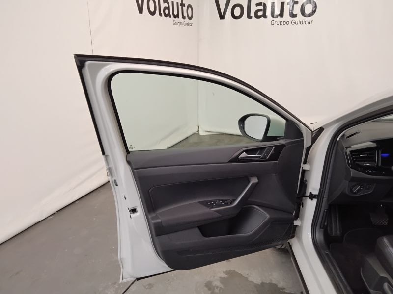 GuidiCar - VOLKSWAGEN Taigo 2024 Taigo 1.0 tsi Life 110cv dsg Usato