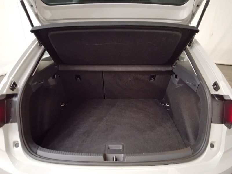 GuidiCar - VOLKSWAGEN Taigo 2024 Taigo 1.0 tsi Life 110cv dsg Usato