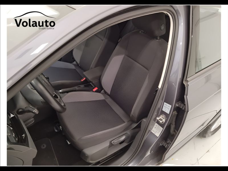 GuidiCar - VOLKSWAGEN Taigo 2022 Taigo 1.0 tsi Life 110cv Usato
