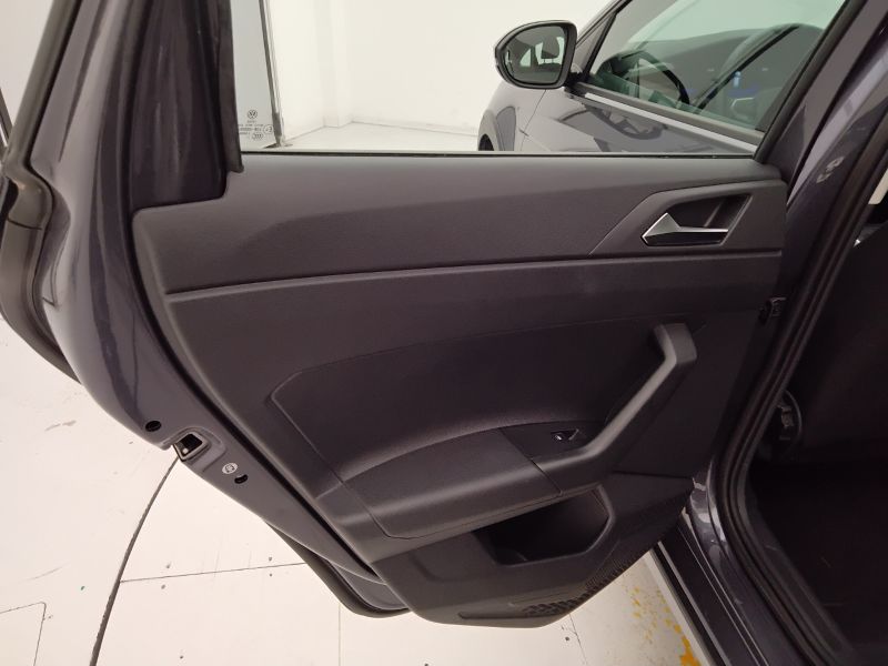 GuidiCar - VOLKSWAGEN Taigo 2024 Taigo 1.0 tsi Life 110cv Usato