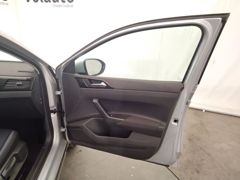 GuidiCar - VOLKSWAGEN Taigo 2024 Taigo 1.0 tsi Life 95cv Usato