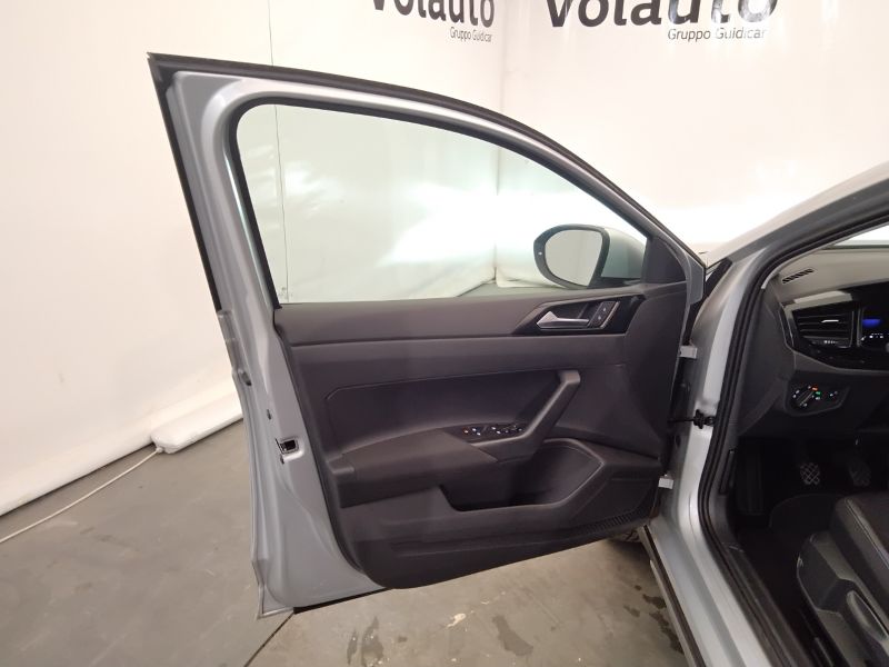 GuidiCar - VOLKSWAGEN Taigo 2024 Taigo 1.0 tsi Life 95cv Usato