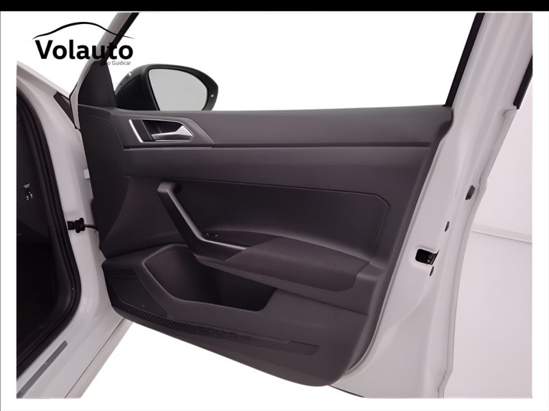 GuidiCar - VOLKSWAGEN Taigo 2022 Taigo 1.0 tsi R-Line 110cv dsg Usato