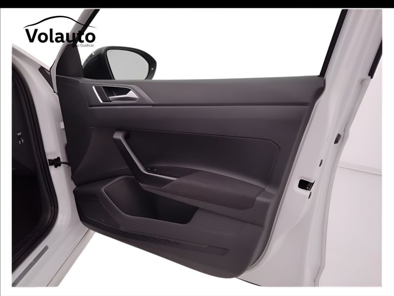 GuidiCar - VOLKSWAGEN Taigo 2022 Taigo 1.0 tsi R-Line 110cv dsg Usato