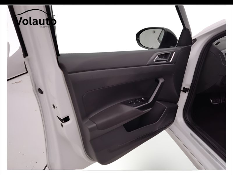 GuidiCar - VOLKSWAGEN Taigo 2022 Taigo 1.0 tsi R-Line 110cv dsg Usato