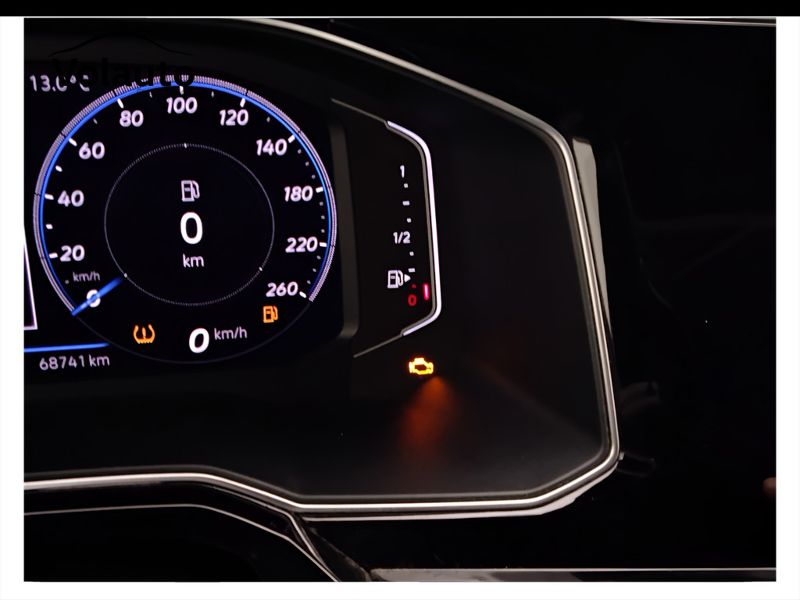 GuidiCar - VOLKSWAGEN Taigo 2022 Taigo 1.0 tsi R-Line 110cv dsg Usato