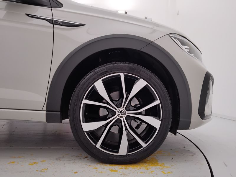 GuidiCar - VOLKSWAGEN Taigo 2022 Taigo 1.0 tsi R-Line 110cv dsg Usato