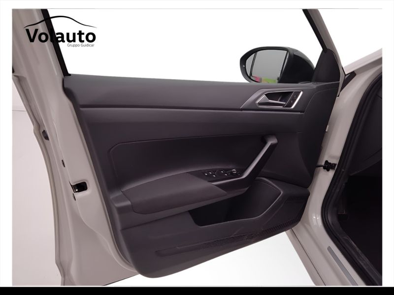 GuidiCar - VOLKSWAGEN Taigo 2022 Taigo 1.0 tsi R-Line 110cv dsg Usato