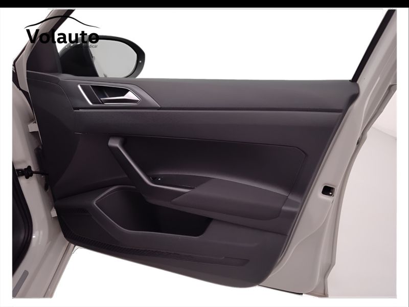 GuidiCar - VOLKSWAGEN Taigo 2022 Taigo 1.0 tsi R-Line 110cv dsg Usato