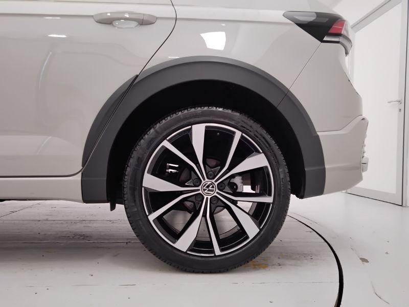 GuidiCar - VOLKSWAGEN Taigo 2022 Taigo 1.0 tsi R-Line 110cv dsg Usato