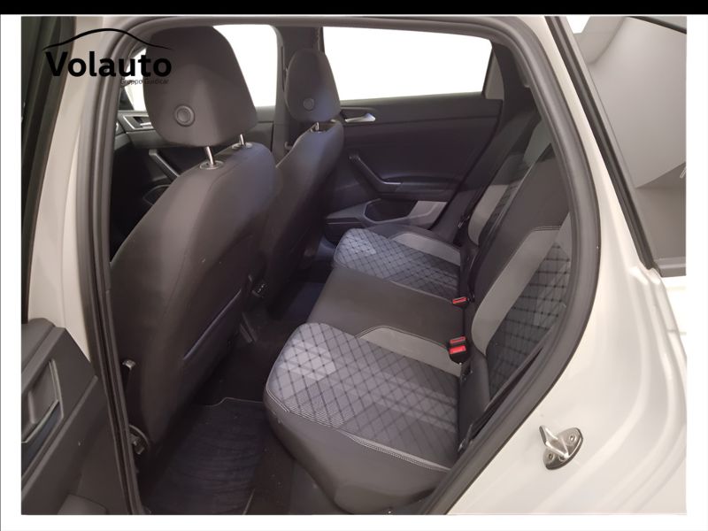 GuidiCar - VOLKSWAGEN Taigo 2022 Taigo 1.0 tsi R-Line 110cv dsg Usato
