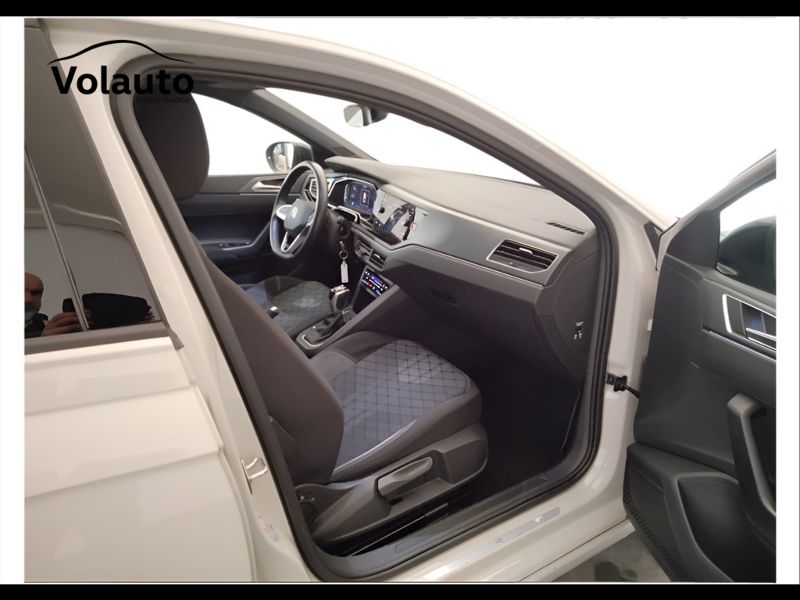 GuidiCar - VOLKSWAGEN Taigo 2022 Taigo 1.0 tsi R-Line 110cv dsg Usato