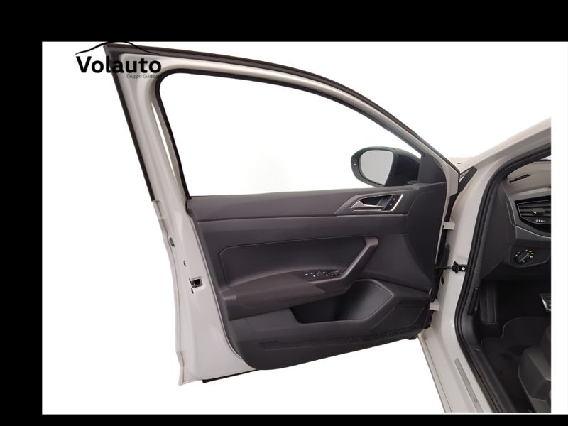 GuidiCar - VOLKSWAGEN Taigo 2022 Taigo 1.0 tsi R-Line 110cv dsg Usato