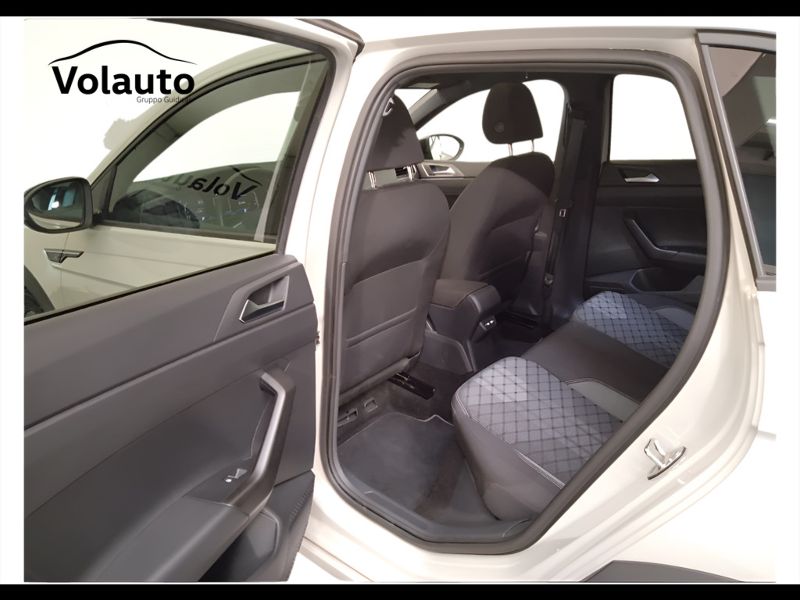 GuidiCar - VOLKSWAGEN Taigo 2022 Taigo 1.0 tsi R-Line 110cv dsg Usato