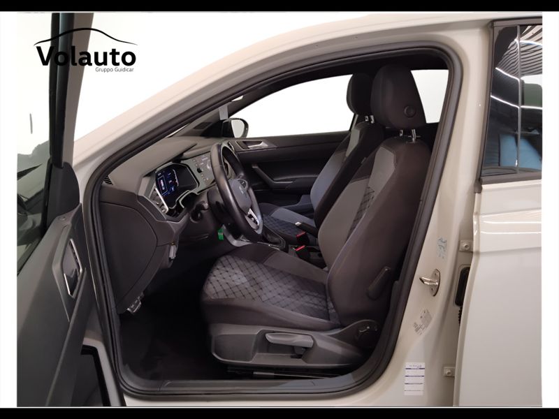 GuidiCar - VOLKSWAGEN Taigo 2022 Taigo 1.0 tsi R-Line 110cv dsg Usato