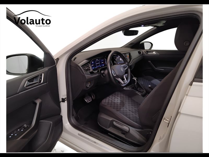 GuidiCar - VOLKSWAGEN Taigo 2022 Taigo 1.0 tsi R-Line 110cv dsg Usato