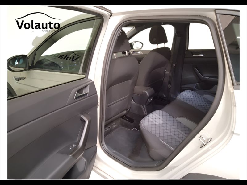 GuidiCar - VOLKSWAGEN Taigo 2022 Taigo 1.0 tsi R-Line 110cv dsg Usato