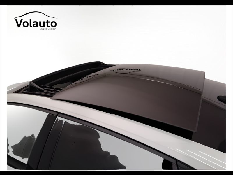 GuidiCar - VOLKSWAGEN Taigo 2022 Taigo 1.0 tsi R-Line 110cv dsg Usato