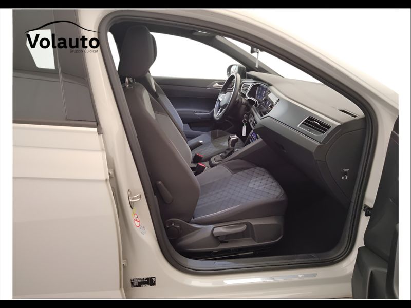GuidiCar - VOLKSWAGEN Taigo 2022 Taigo 1.0 tsi R-Line 110cv dsg Usato