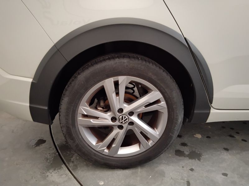 GuidiCar - VOLKSWAGEN Taigo 2022 Taigo 1.0 tsi R-Line 110cv dsg Usato