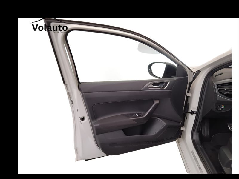 GuidiCar - VOLKSWAGEN Taigo 2022 Taigo 1.0 tsi R-Line 110cv dsg Usato