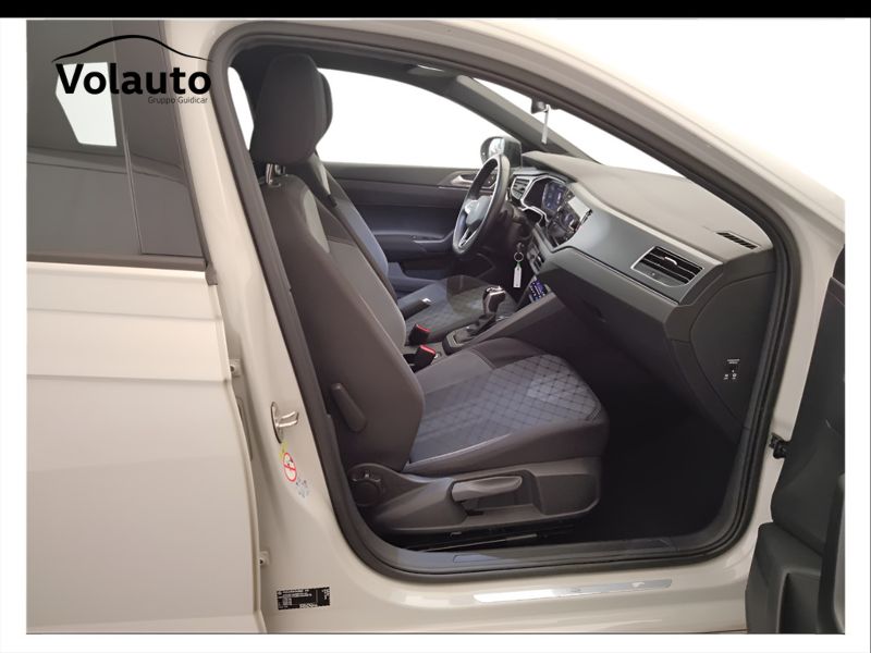 GuidiCar - VOLKSWAGEN Taigo 2022 Taigo 1.0 tsi R-Line 110cv dsg Usato