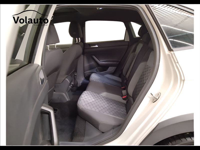 GuidiCar - VOLKSWAGEN Taigo 2022 Taigo 1.0 tsi R-Line 110cv dsg Usato