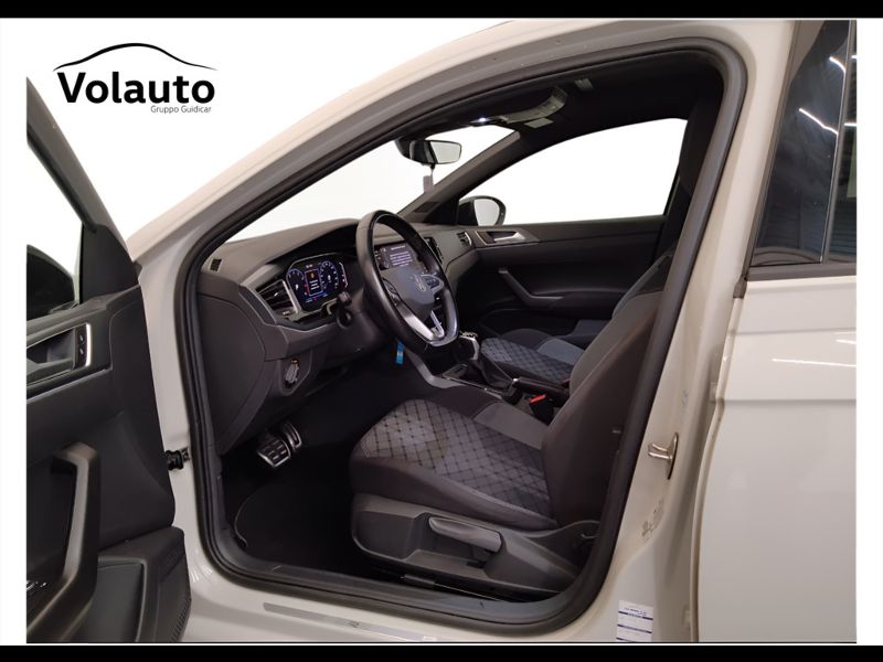 GuidiCar - VOLKSWAGEN Taigo 2022 Taigo 1.0 tsi R-Line 110cv dsg Usato