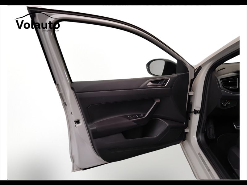 GuidiCar - VOLKSWAGEN Taigo 2022 Taigo 1.0 tsi R-Line 110cv dsg Usato