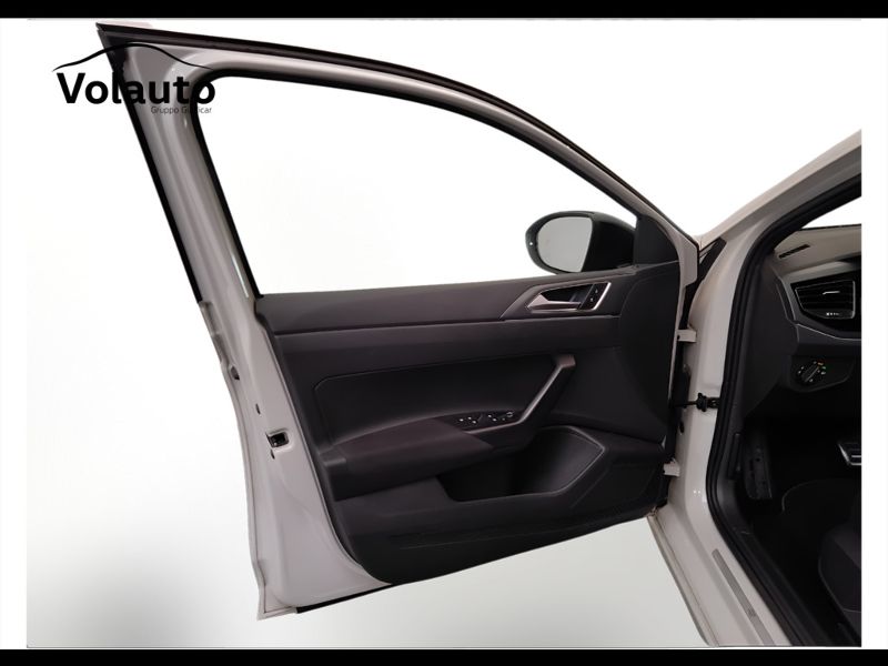 GuidiCar - VOLKSWAGEN Taigo 2022 Taigo 1.0 tsi R-Line 110cv dsg Usato