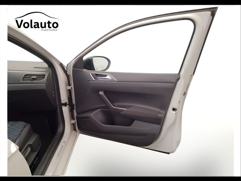 GuidiCar - VOLKSWAGEN Taigo 2022 Taigo 1.0 tsi R-Line 110cv dsg Usato