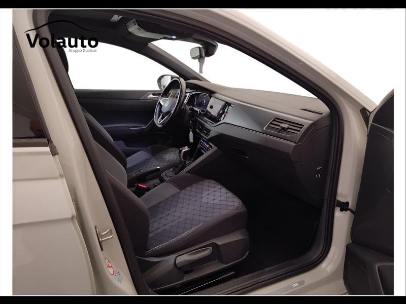 GuidiCar - VOLKSWAGEN Taigo 2022 Taigo 1.0 tsi R-Line 110cv dsg Usato