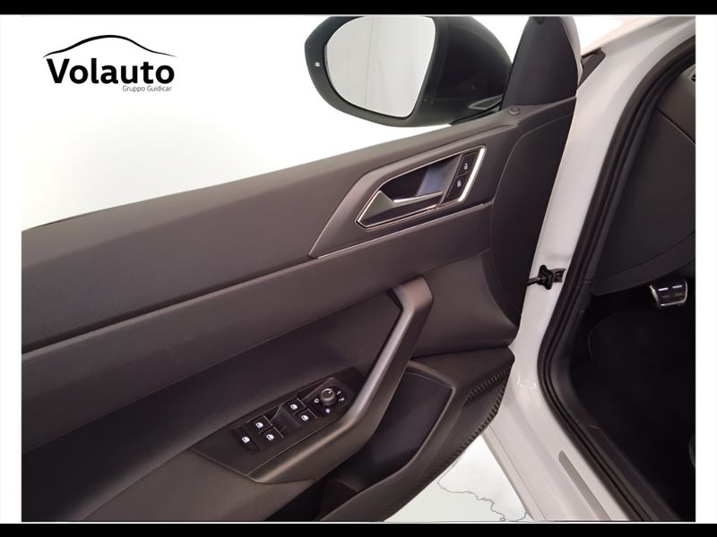 GuidiCar - VOLKSWAGEN Taigo 2022 Taigo 1.0 tsi R-Line 110cv dsg Usato